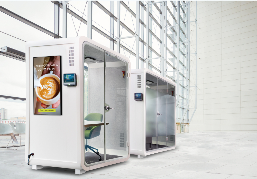 8868体育子公司达擎之智慧行动办公舱，采用PDLC智能调光玻璃设计，透过通电与断电的电流切换，呈现透明与雾面效果，具节能降耗特性并兼顾隐私，确保信息安全