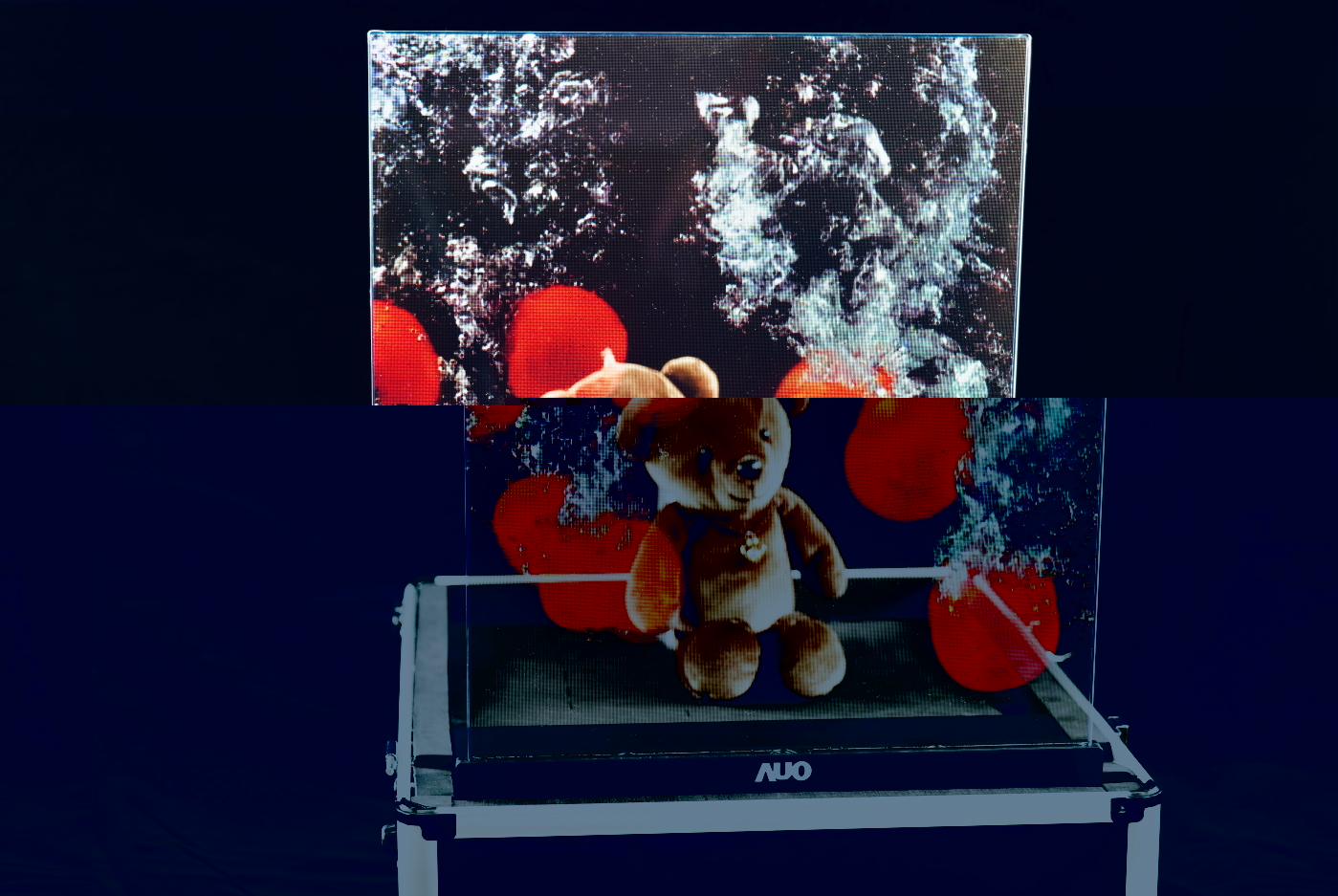 友達領先研發Micro LED透明顯示器，具備高穿透、低繞射、高亮度、可拼接之特性，可應用於智慧移動、智慧零售、商業展示等多元場域