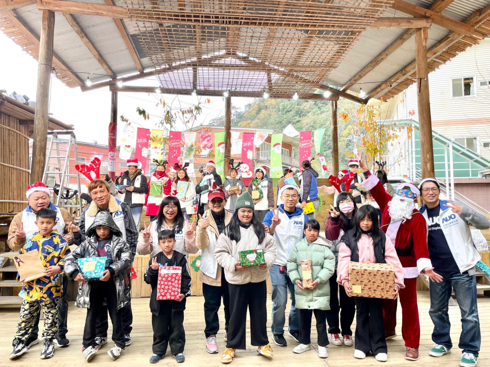 友達永續基金會號召「圓夢計畫」行動連續23年，由同仁凝聚內部愛心與資源送往偏鄉，累積為逾萬名兒童圓夢，實踐友達共創共好的永續精神。