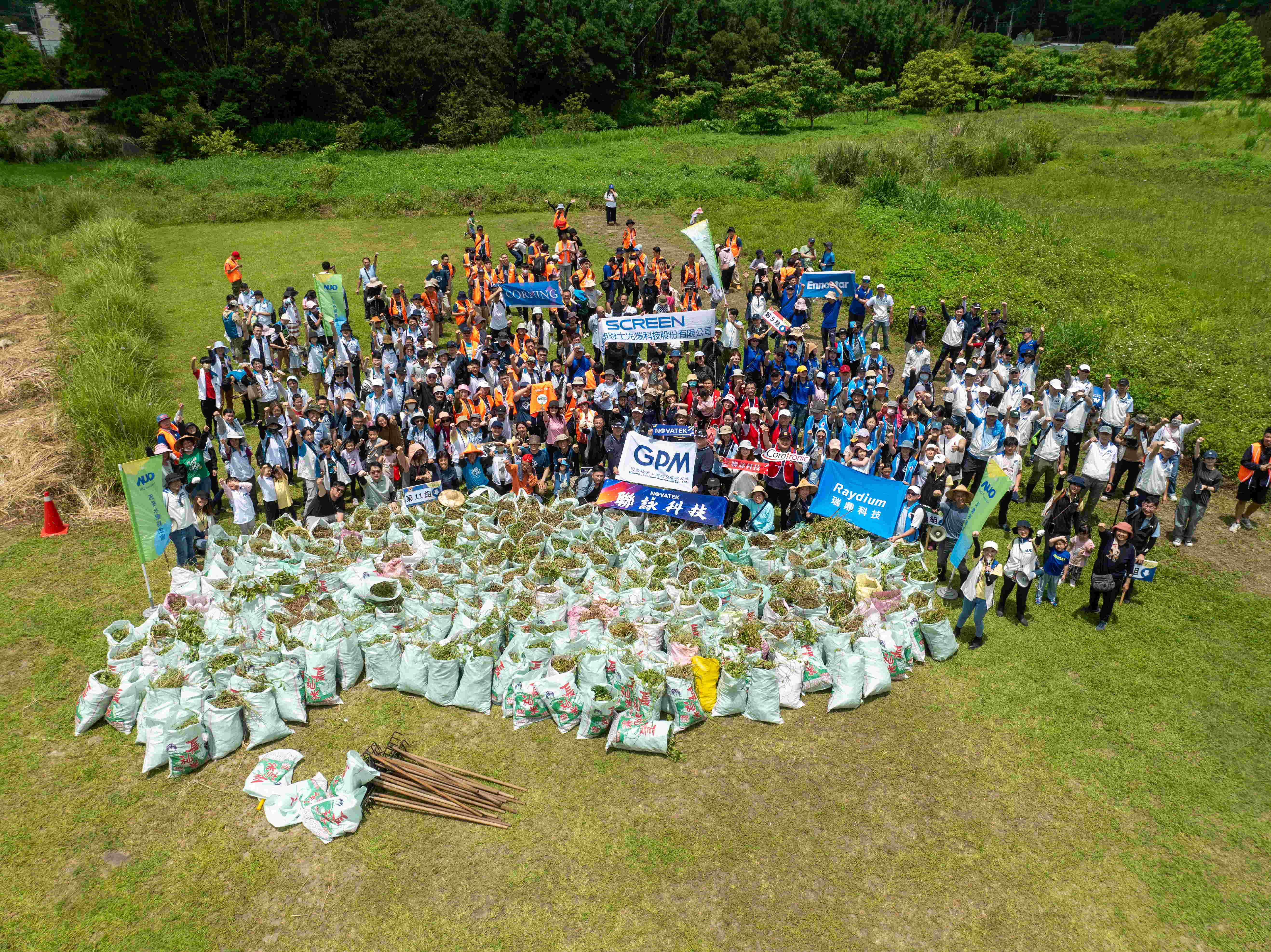 友達永續基金會以行動將永續理念落實在日常生活，並結合各種環保節日與內外部利害關係人共同倡議，持續舉辦「手護台灣綠色堡壘」之生物多樣性倡議系列活動，發揮企業綠色影響力