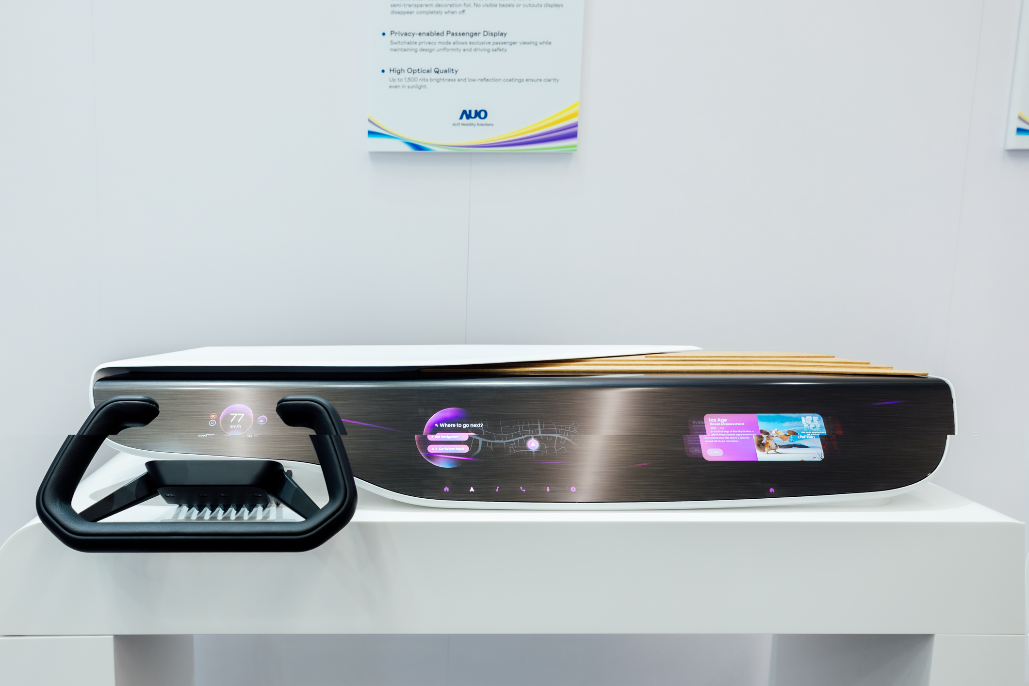 The Horizon Intelligent Dash integrates the instrument cluster, Center Information Display (CID), and Passenger Information Display (PID) into one seamless, pillar-to-pillar interface, creating an end-to-end large-format display for an immersive experience. Powered by AUO Mobility Solutions&rsquo; domain controller with AI capabilities, it supports real-time signal diagnostics and smart climate control.