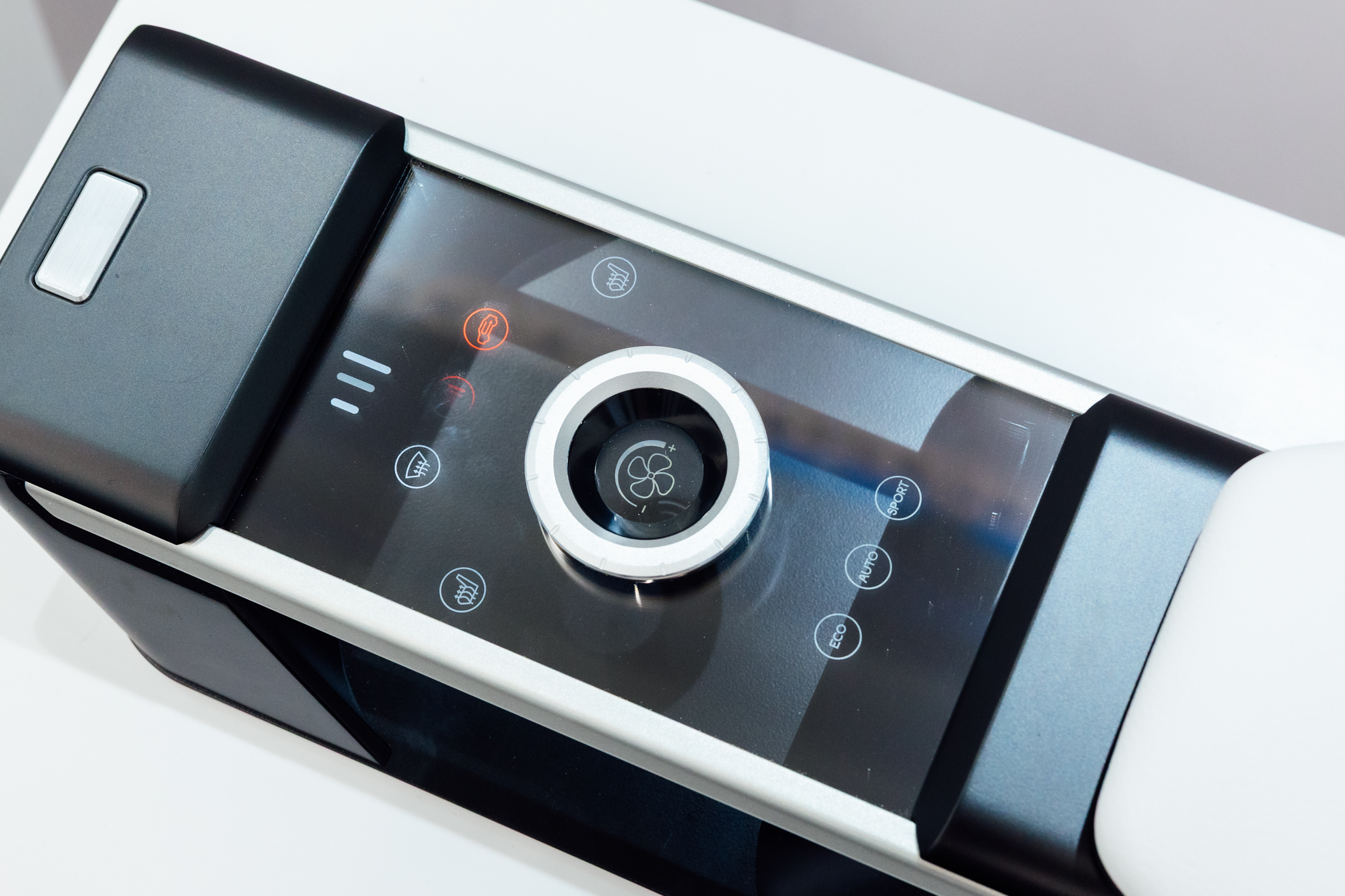 The CrystalSense Console features a transparent center console control panel with a minimalist design, offering intuitive interactive control with active haptic feedback and force sense. Its dynamic user interface appears only when needed.